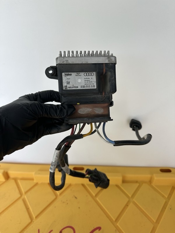 2015 - 2018 AUDI Q3 ENGINE COOLINGFAN CONTROL MODULE8K0959501G OEM