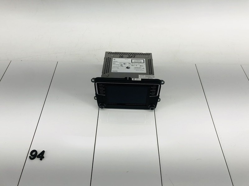 16-17 VOLKSWAGEN JETTA FRONT CENTER INSTRUMENT PANEL RADIO RECEIVER OEM