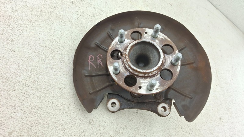 2020-2025 KIA SOUL FWD REAR RIGHT SPINDLE KNUCKLE & WHEEL BEARING HUB OEM