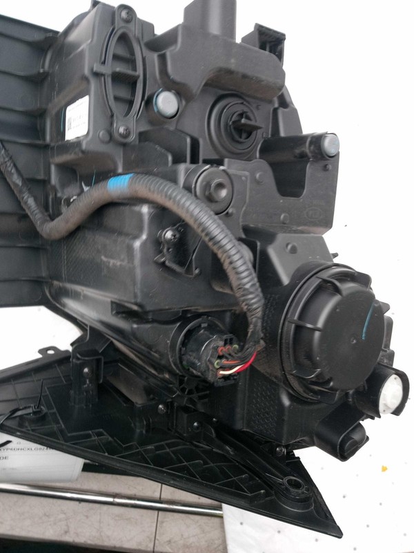 2020 KIA Telluride Left Headlight Assembly Black OEM 669065 71K Miles