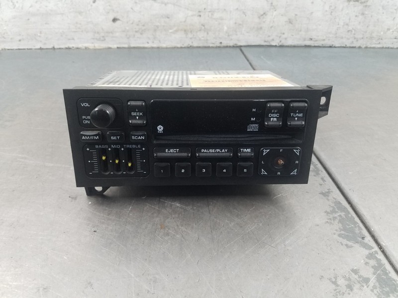 2000 Dodge Dakota R/T AM FM CD Radio Equalizer #0333 L6