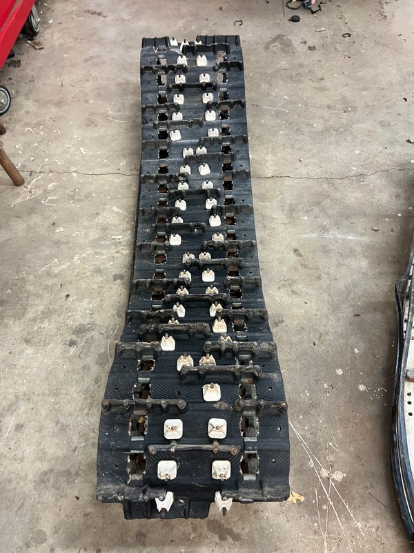 Ski-doo Snowmobile track 137x 1.5x 15x 2.86