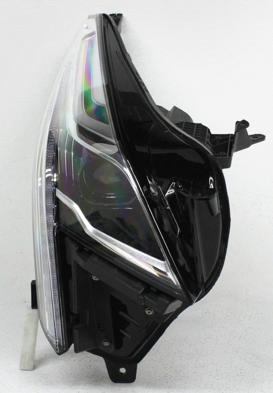 OEM Right Passenger Side LED Headlamp For Cadillac XT5 84849606 Inner Lens Flaw