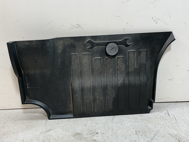 02-06 Mercedes Dodge Sprinter T1N Jack Tool Cover Lid Floor Panel 9016840337