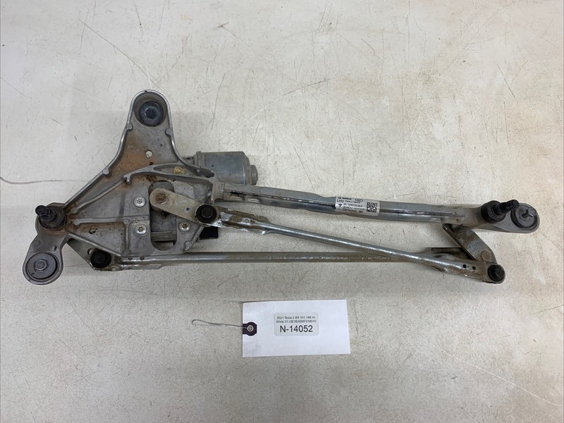 ⚡️17-22 Tesla M3 Front Windshield Wiper Linkage and Motor 1076725-00-F 14052 S22
