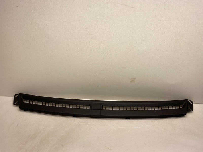 2014-2017 JEEP CHEROKEE CENTER UPPER DASH DEFROST DEFROSTER VENT TRIM BLACK OEM