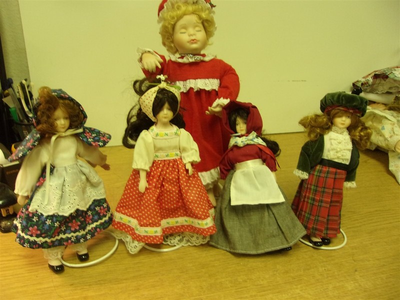 Lot of 5 Porcelain Dolls 1-13" 4-8.5" All with Stands *FREE SHIPPING*
