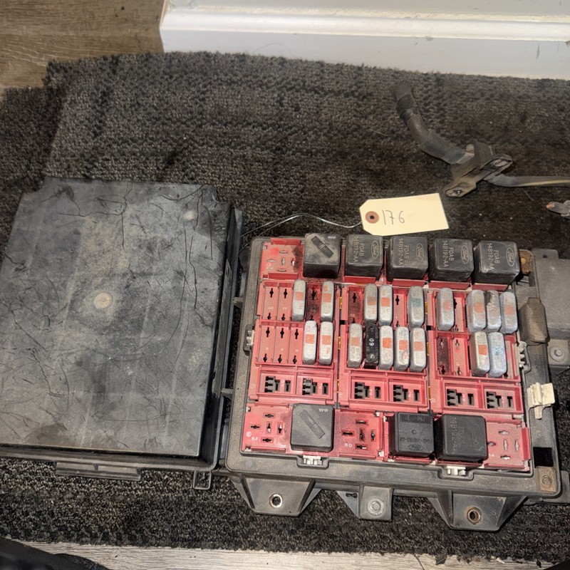 Ford Sterling Fuse Box Relay Panel Assembly Missing P/N