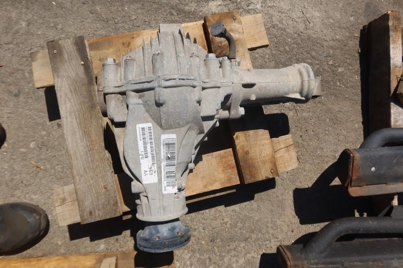 2018 Dodge Durango SRT 6.4L OEM Front Differential Carrier 3.70 Ratio 53010969