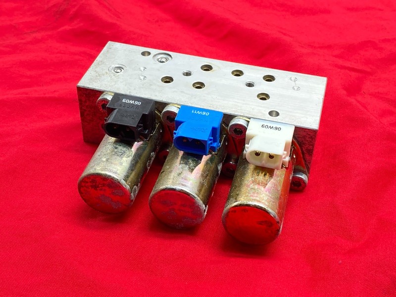 BMW E46 3 Series Cnvrtible Top Hydraulic Control Solenoid Valve w/ Cylinder OEM✅