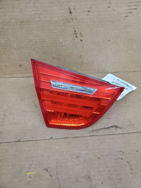 Driver Tail Light Sedan Canada Market Lid Mounted Fits 09-11 BMW 323i 275556
