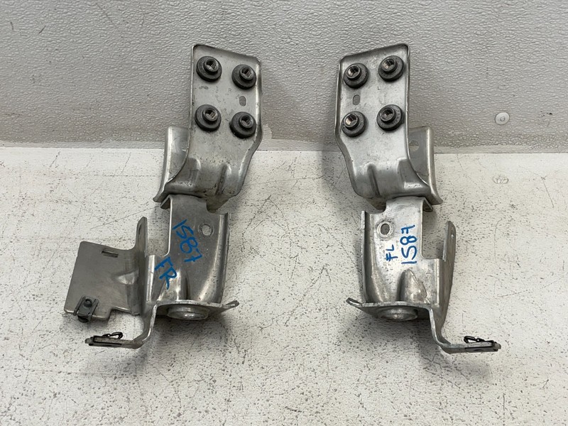 13-16 Mercedes SL550 SL400 R231 Front Right Left Reinforcement Bracket 1587 OEM