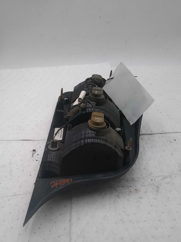 Used Right Tail Light Assembly fits: 2005 Ford Mustang Right Grade A
