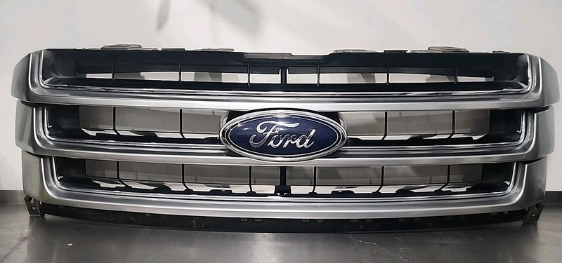 2015 2016 2017 FORD EXPEDITION GRILLEOEM FRONT BUMPER Silver Chrome SUV