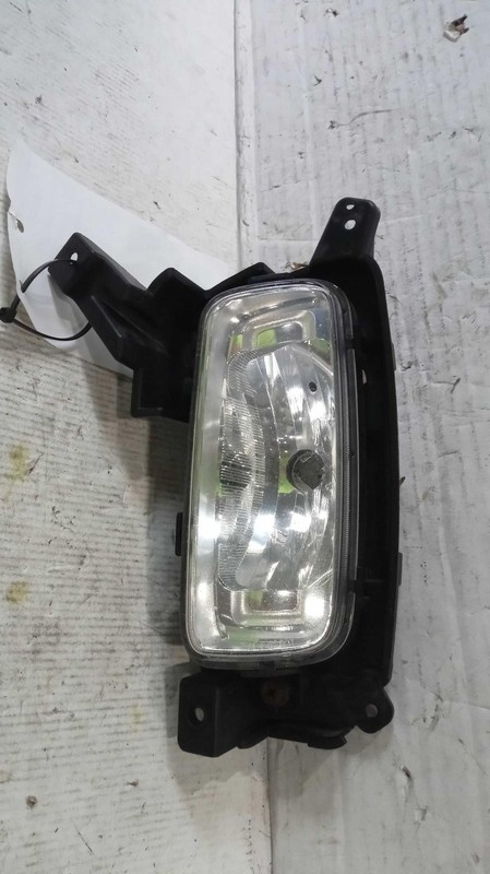 2015 KIA SORENTO Left Fog Light Assembly Maroon 68250 Used 128K Miles
