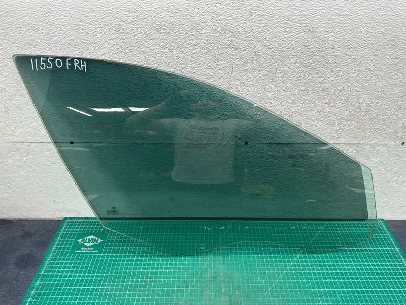 11-16 BMW F10 FRONT RIGHT PASSENGER SIDE DOOR WINDOW GLASS OEM