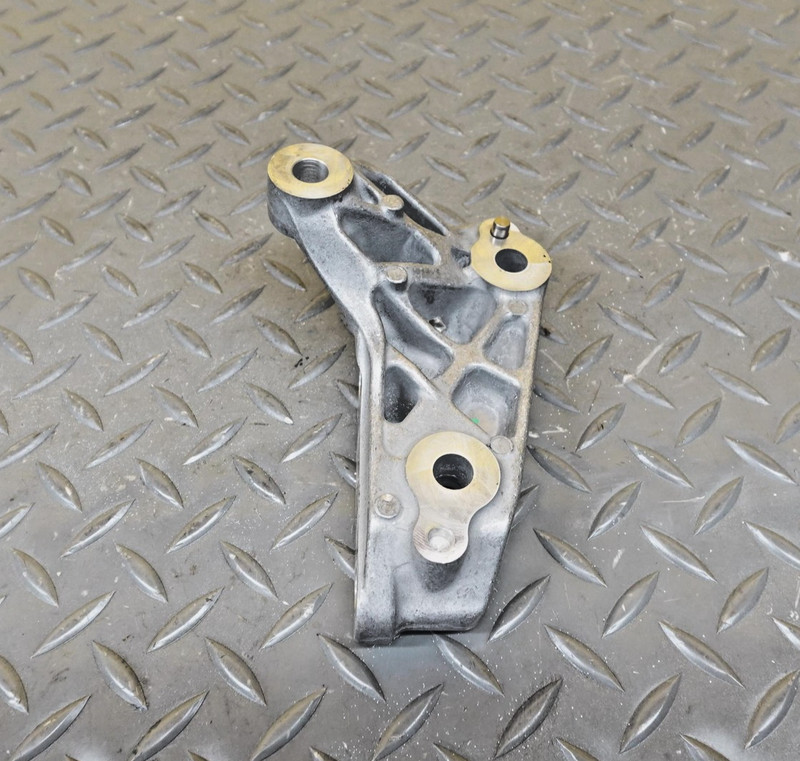 2024-2025 BMW 228i X1 X2 F74 U11 U10 Engine Mounting Bracket OEM 8691847