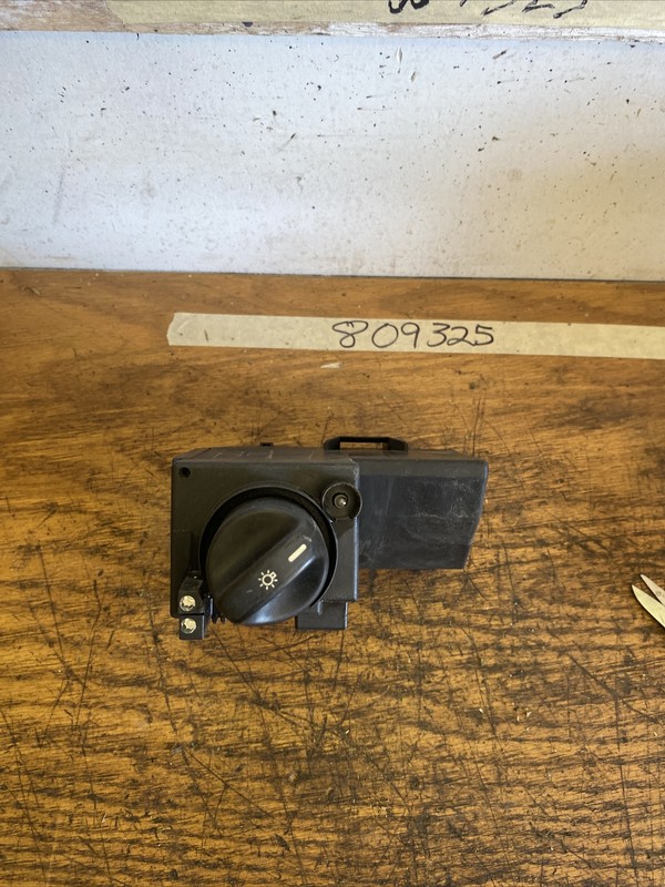 OEM 1998-2003 MERCEDES CLK W210 W208 HEADLIGHT LAMP CONTROL SWITCH FUSE MODULE
