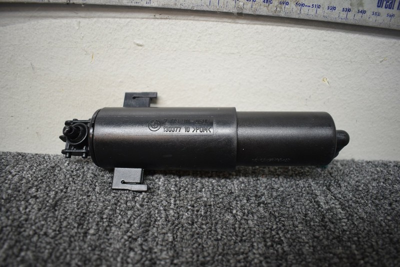 BMW M3 HEADLIGHT WASHER CYLINDER FACTORY OEM