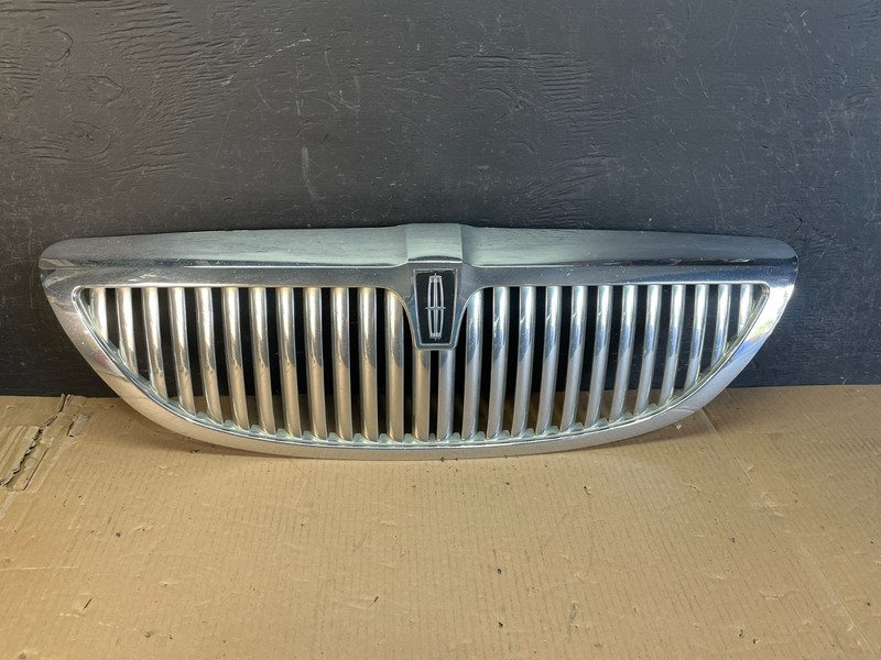 2003 to 2011 Lincoln Town Car Front Upper Grille Grill Chrome W/Emblem AE3634 DG