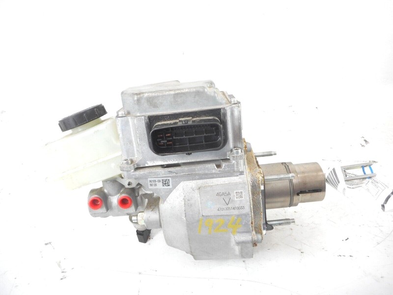 Infiniti Q50 Hybrid 3.5L Master Cylinder OEM 2014 2015