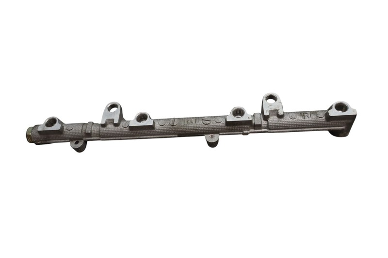 02-10 Lexus Z40 SC430 4.3L V8 Right Passenger Side Fuel Injector Rail Tube OEM