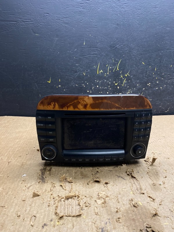 2003 to 2006Mercedes S430 S500 Radio Navigation Screen Display Z7542 DG