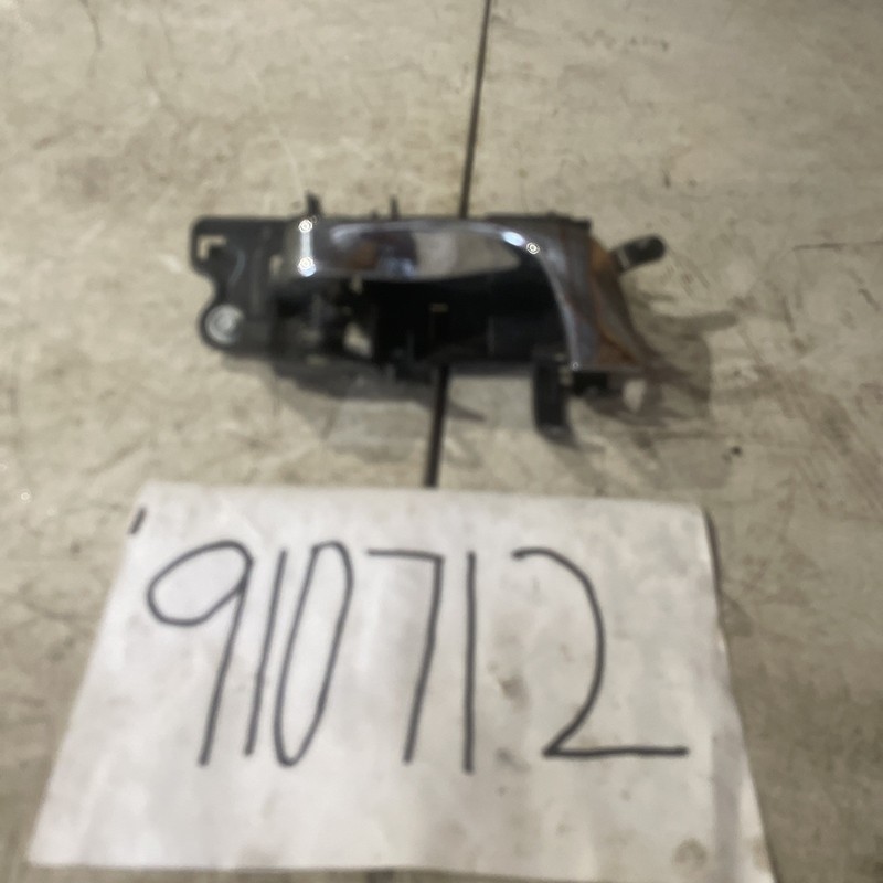 2004-2006 CADILLAC SRX FRONT RIGHT PASSENGER INNER SIDE DOOR HANDLE OEM