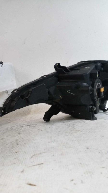 Used Driving Light fits: 2016 Hyundai Santa fe Fog-Driving bumper mounted LWB 3.