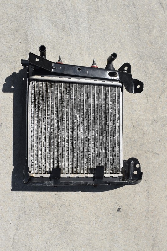 2016-24 Camaro ZL1 LH DRIVER SIDE Auxiliary Radiator Assembly 23377515 OEM USED