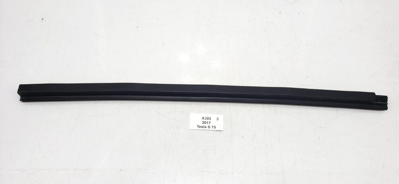 ✅ 2012-2020 OEM Tesla Model S Front Right Passenger Side Door Trim Molding Seal