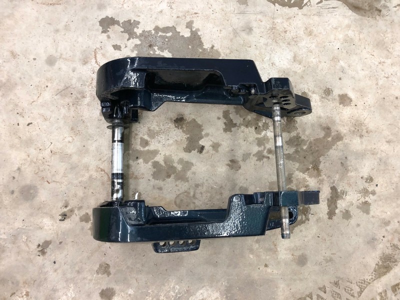 Evinrude Johnson 85hp-140hp '91-'01 Transom bracket pair & pins FRESHWATER!