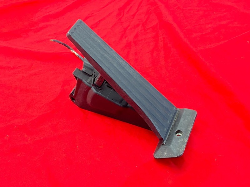 BMW E60 E63 E90 E92 F10 F34 Manual Gas Accelerator Pedal Lever Module Sensor OEM
