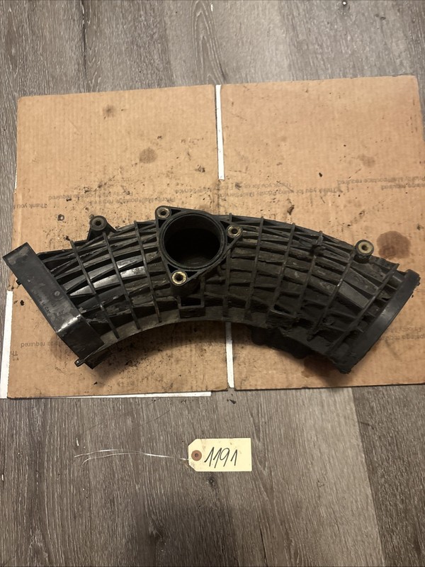 DETROIT DD15 INTAKE MANIFOLD A4720900437