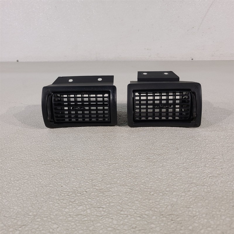 94-98 Mustang Dash Vents Lh Rh Pair Black Color Aa7430
