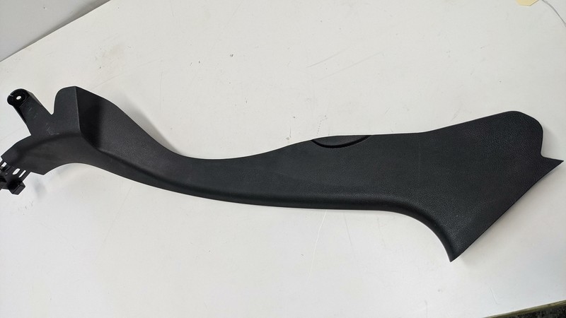 Left C Pillar Lock Trim Cover GD9B-F31017 2017 Lincoln Continental 2018 2019