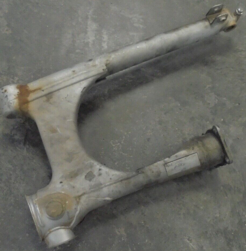 1986 Yamaha XV700 XV 700 C Virago Rear Back Swingarm Swing Arm Pivot Swivel 86