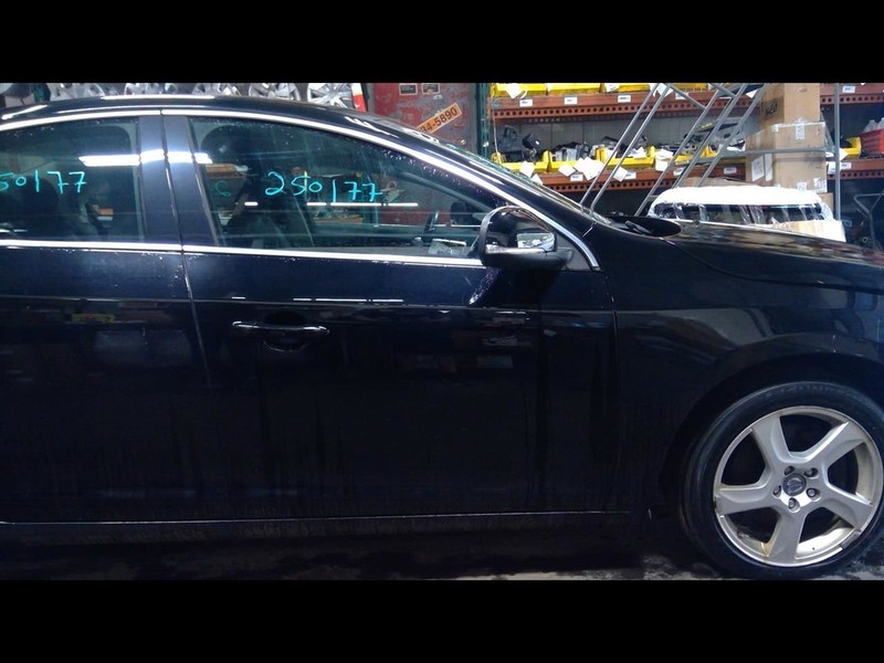 Passenger Front Door VIN Y 1st Digit SWB Fits 14-18 VOLVO S60 1594228