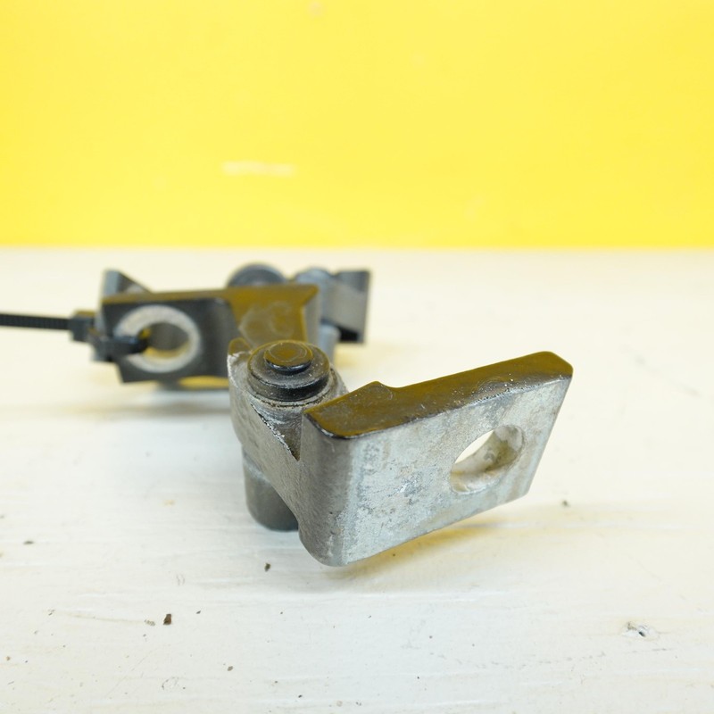 2015-2018 PORSCHE CAYENNE FRONT LEFT SIDE DOOR HINGE UPPER & LOWER SET OEM