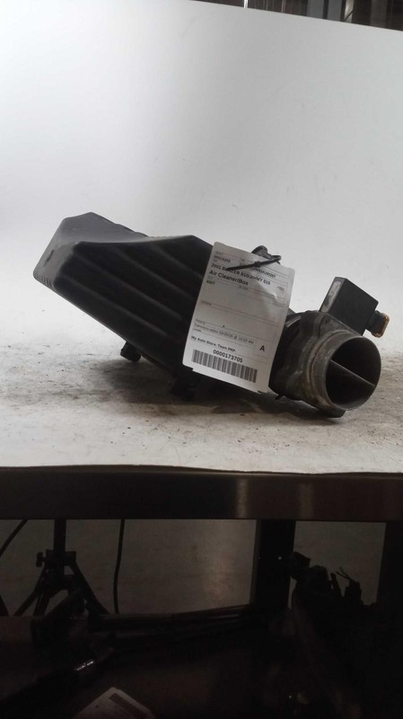 2001 Chevrolet Blazer S10 Air Cleaner Assembly OEM Used 19201271 Black