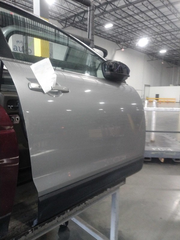 2013 Mazda CX-9 Right Door Silver - Good Condition, No Rust, Needs Mirror