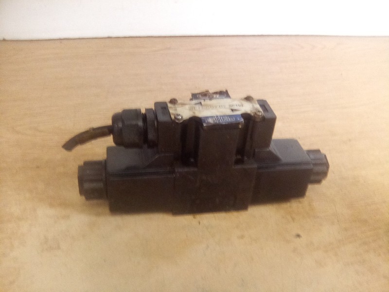CML WE42-G02-D2-AC110 Solenoid Valve