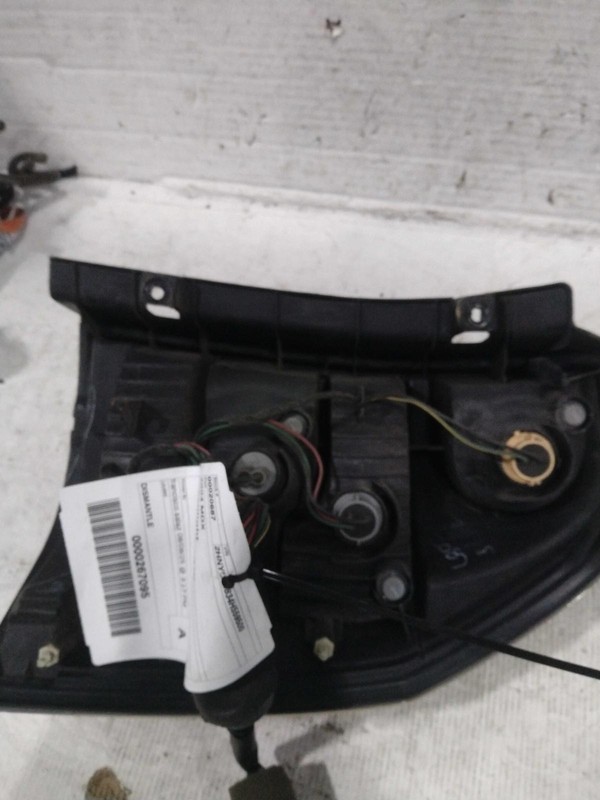 2004 Acura MDX Left Tail Light Assembly OEM 579076, 234K Miles, Used