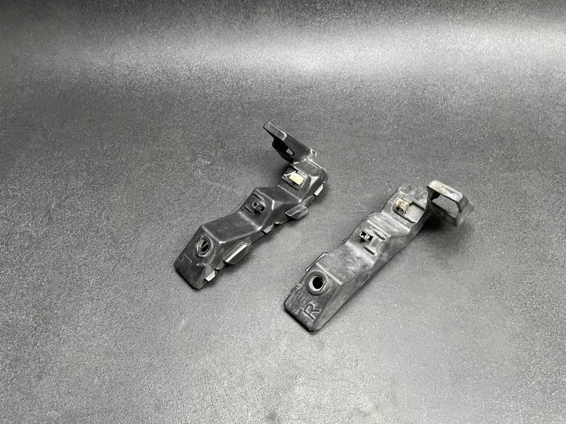 2PC Front Right & Left Bumper Brackets 2017 Kia Soul 86553-B2010 2014 2015-2019