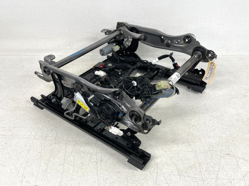 ⭐22-23 HYUNDAI ELANTRA FRONT LEFT DRIVERS SEAT TRACK FRAME ADJUSTER OEM LOT2677