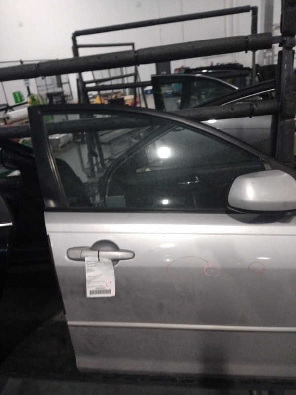 2006 MAZDA 3 Right Front Door Silver 4DR SED SLV 150K Miles OEM Parts