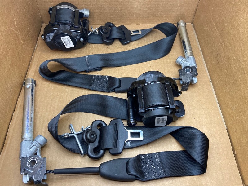 13-18 FORD FOCUS FRONT SEAT BELTS SEATBELTS BLACK LEFT RIGHT RETRACTOR SET OEM