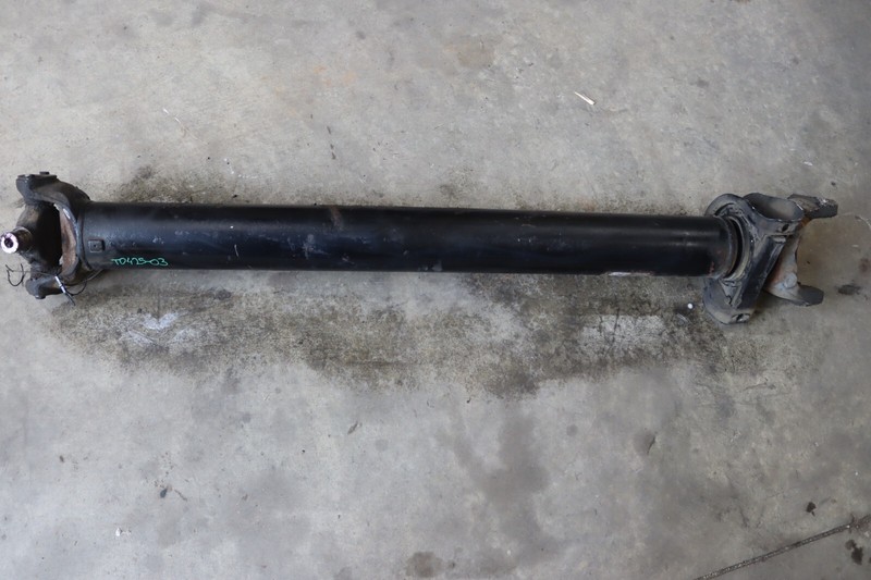 2008-2017 FREIGHTLINER CASCADIA 125 DD15 REAR DRIVESHAFT DRIVELINE 57.0 INCH OEM