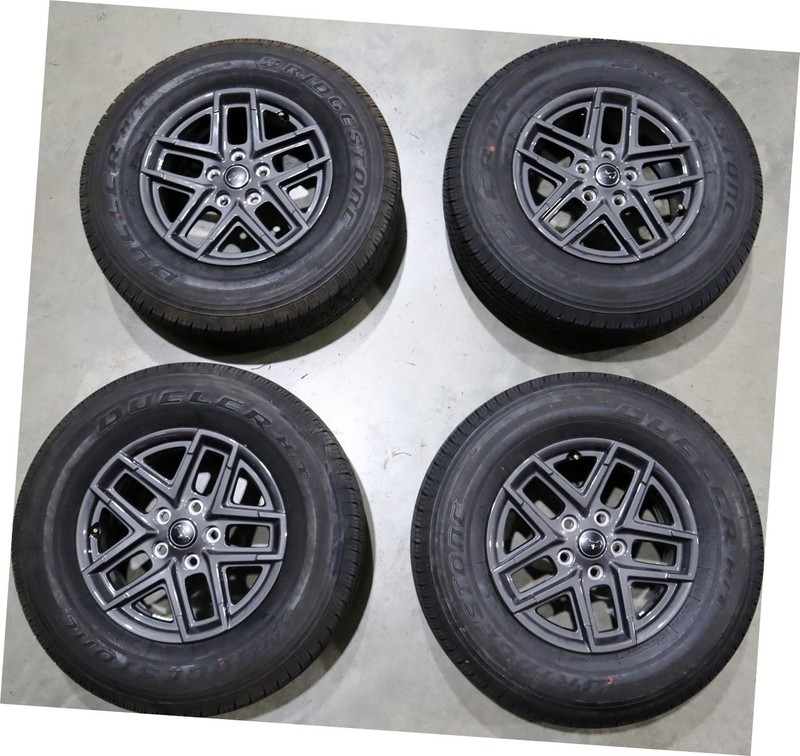 OEM Jeep Wrangler 17" Gray Wheels + TPMS 245/75R17 BRIDGESTONE DUELLER H/T Tires