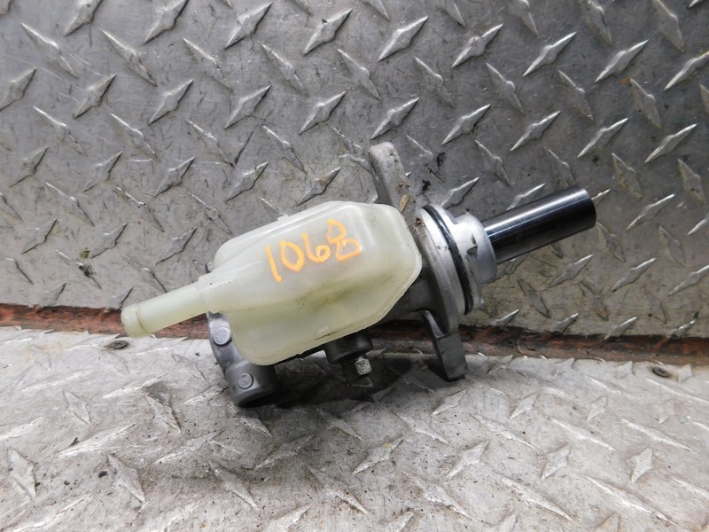 10 11 12 13 14 15 LEXUS RX350 BRAKE MASTER CYLINDER